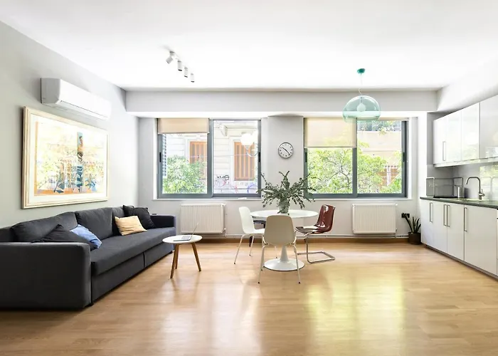 Bright 2Bdr Apartment Downtown Exarcheia!